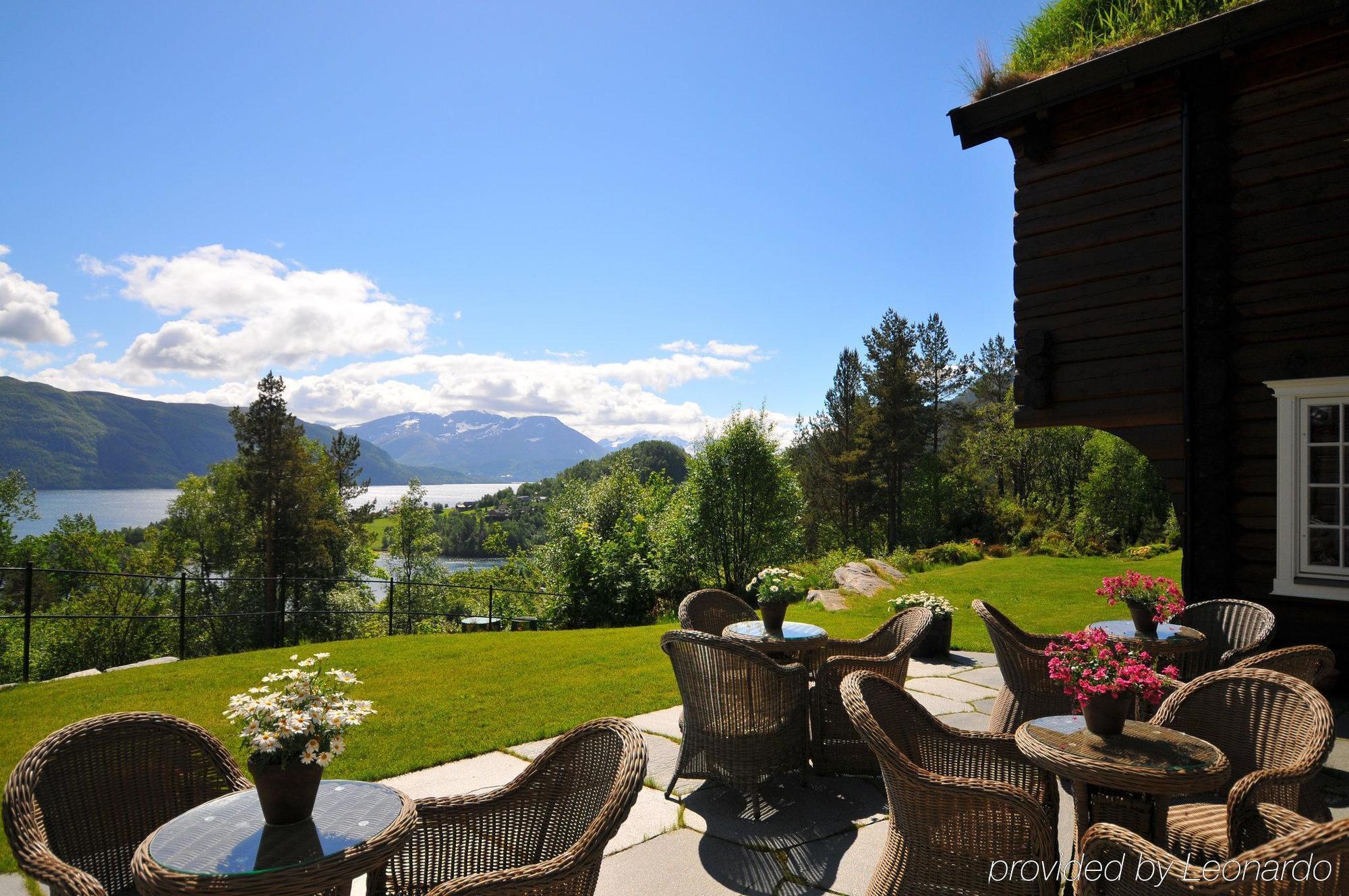 Storfjord Hotel Skodje Exterior foto