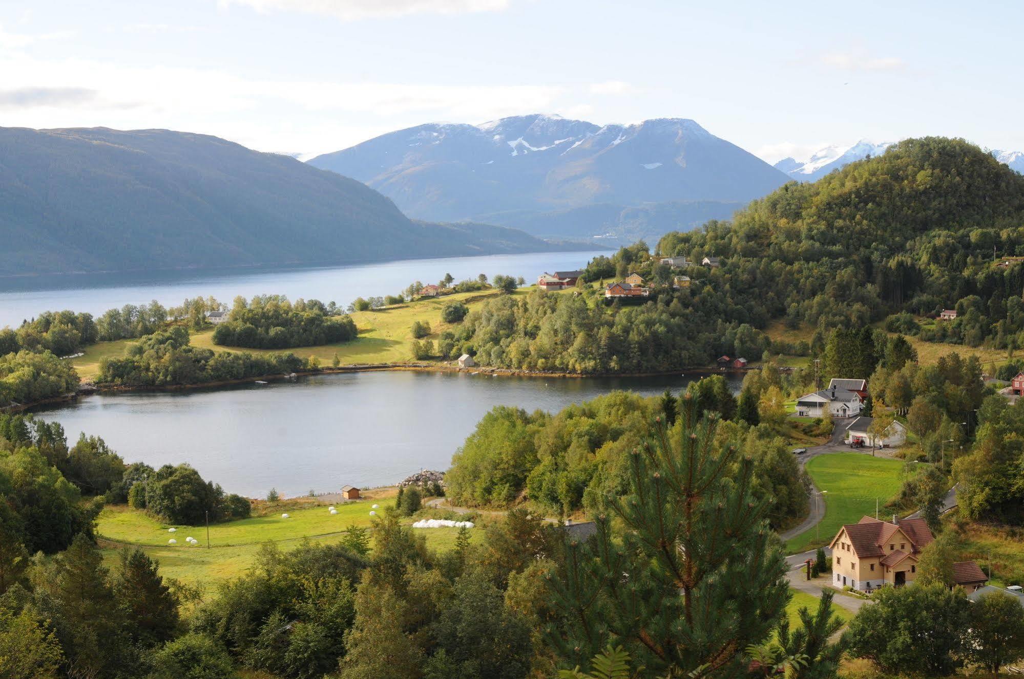 Storfjord Hotel Skodje Exterior foto